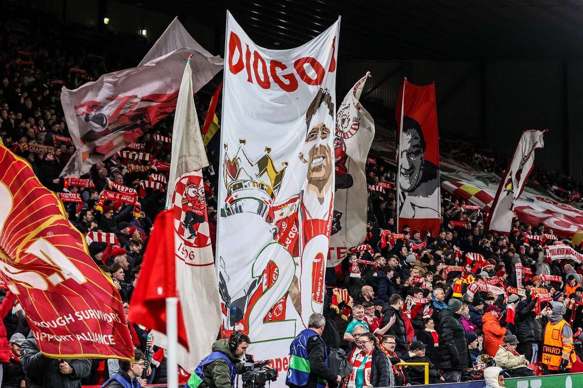 Liverpool enthüllt Gedenkstatue für die verstorbenen Brüder Diogo Jota und André Silva