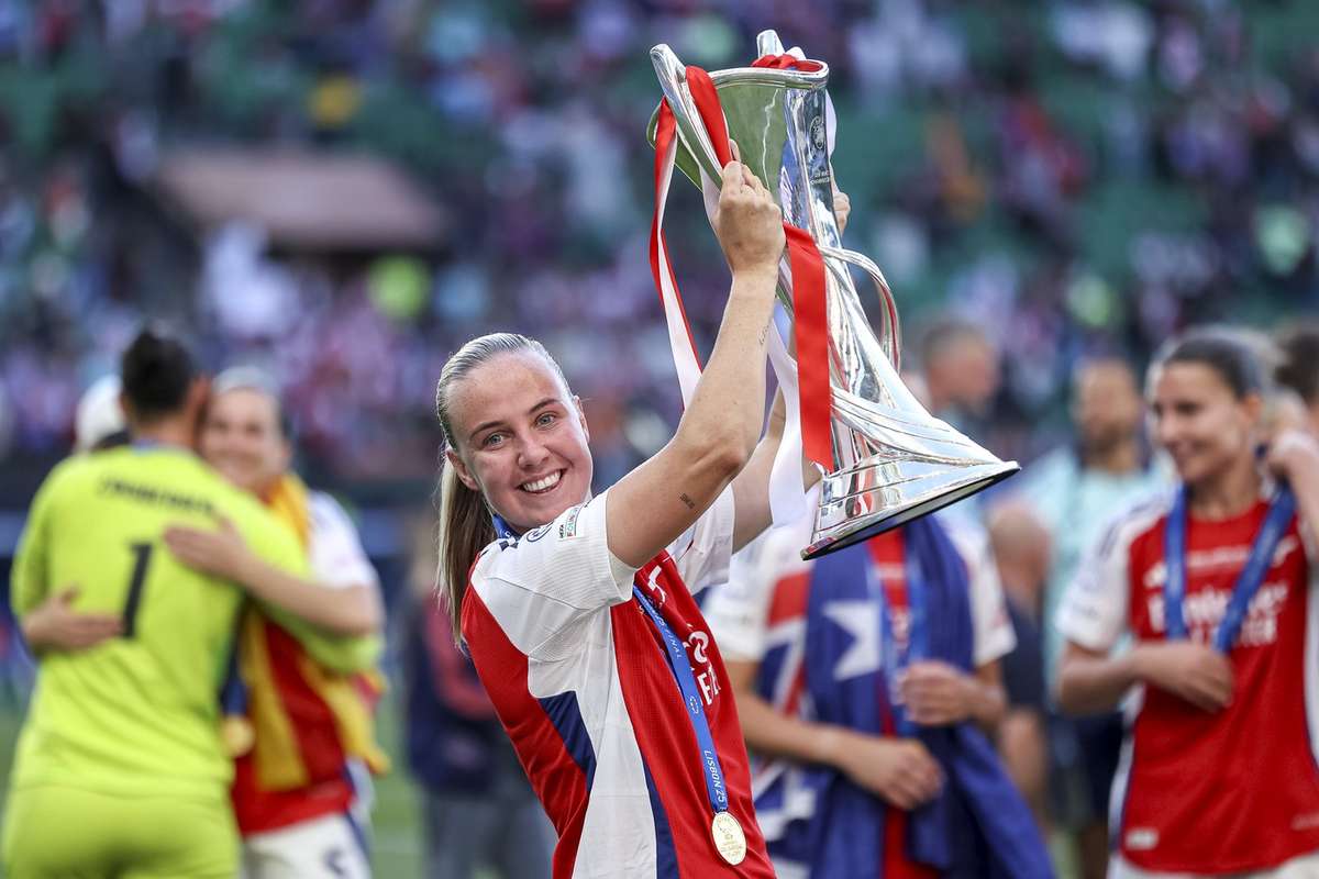 Beth Mead revela adeus ao Arsenal depois de nove temporadas