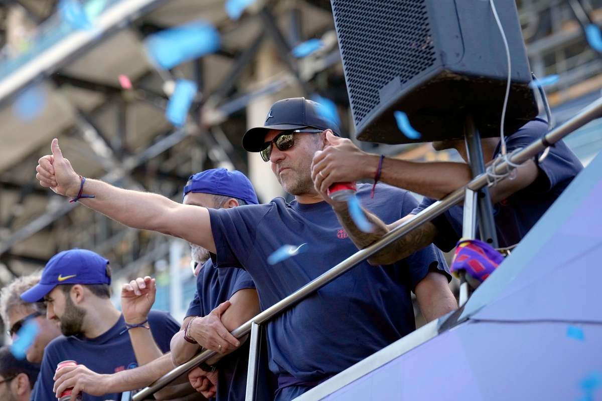 Flick mit dabei: FC Barcelona begeht Titelgewinn mit Fahrradumzug