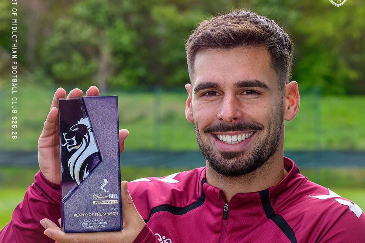 Cláudio Braga distinguido como melhor jogador do ano na Escócia: Um sonho que se concretizou