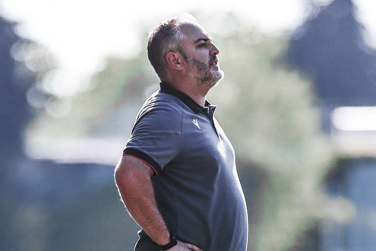 Feminino: Ivo Roque deixa o comando técnico do Vitória SC