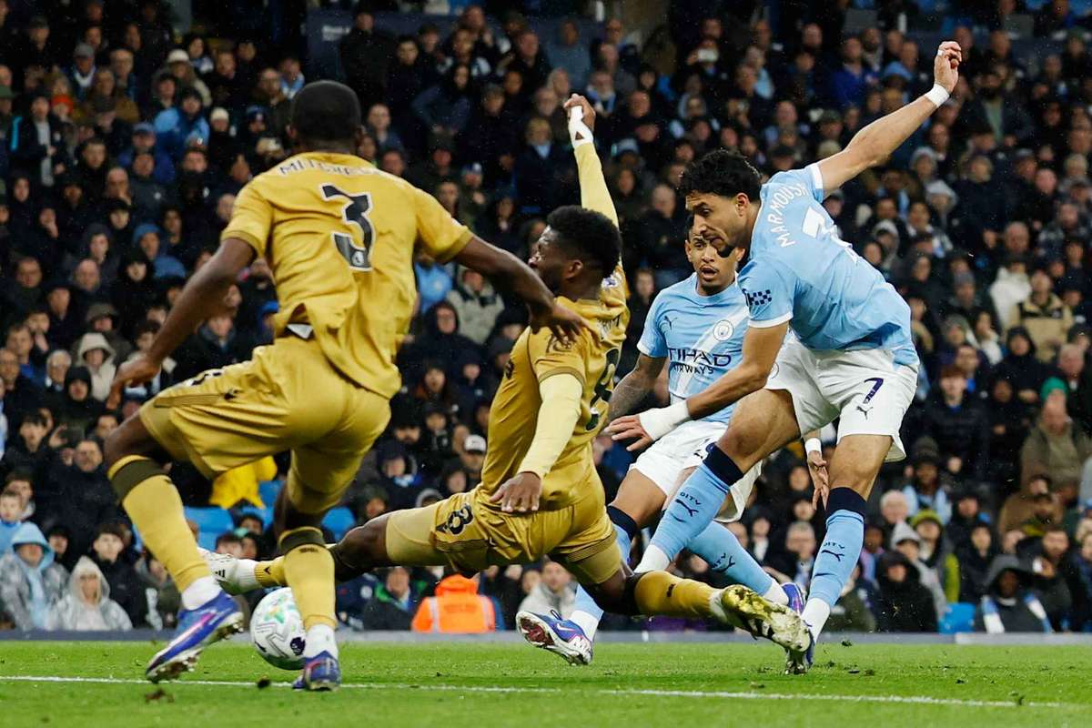El Manchester City preserva sus aspiraciones al campeonato con un claro triunfo sobre el Palace (3-0)