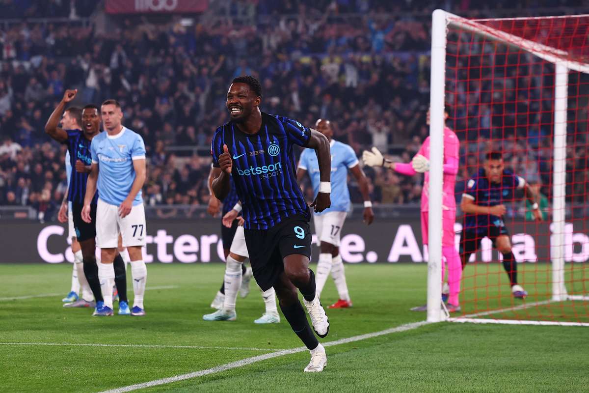 Inter conquista la Coppa Italia al derrotar a la Lazio y logra el doblete (2-0)