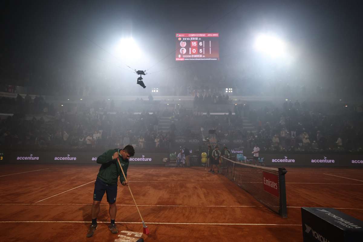 Fumo da vitória da Inter de Milão perturba partida do Masters 1000 de Roma