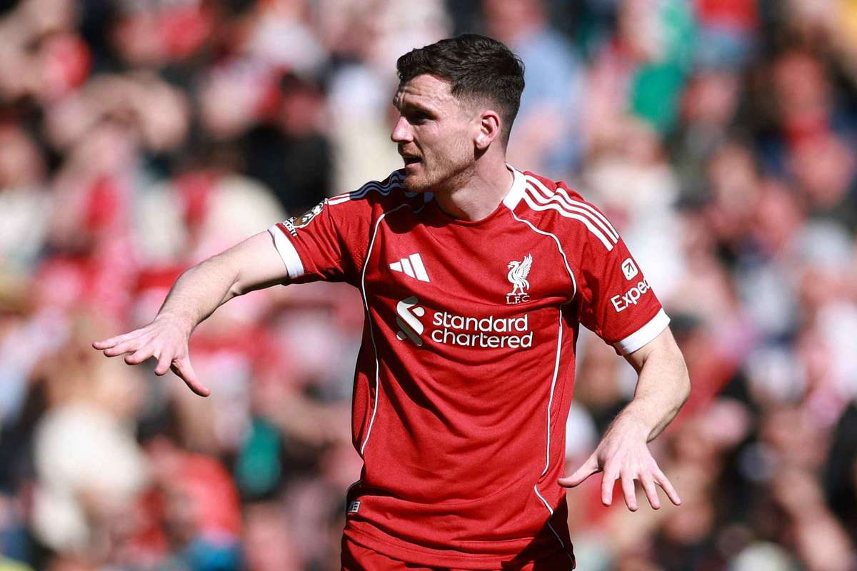 Arne Slot hails 'great human' Robertson for transforming full-back position