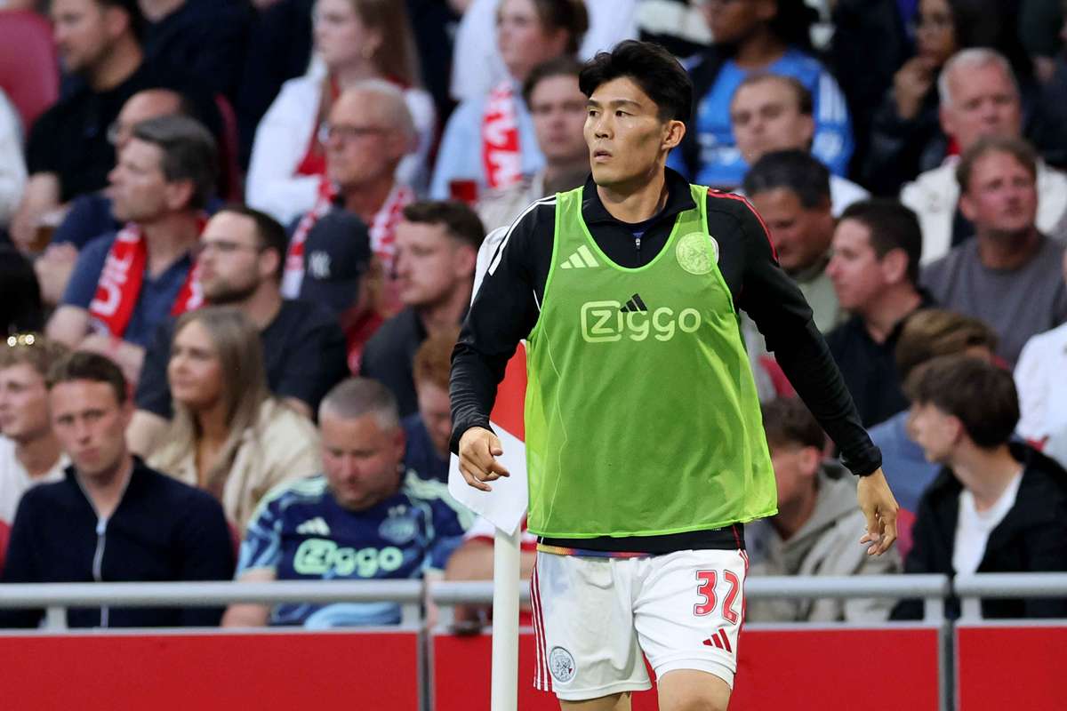 Le Japon retient Tomiyasu pour la Coupe du monde, Mitoma déclare forfait à cause d'une blessure