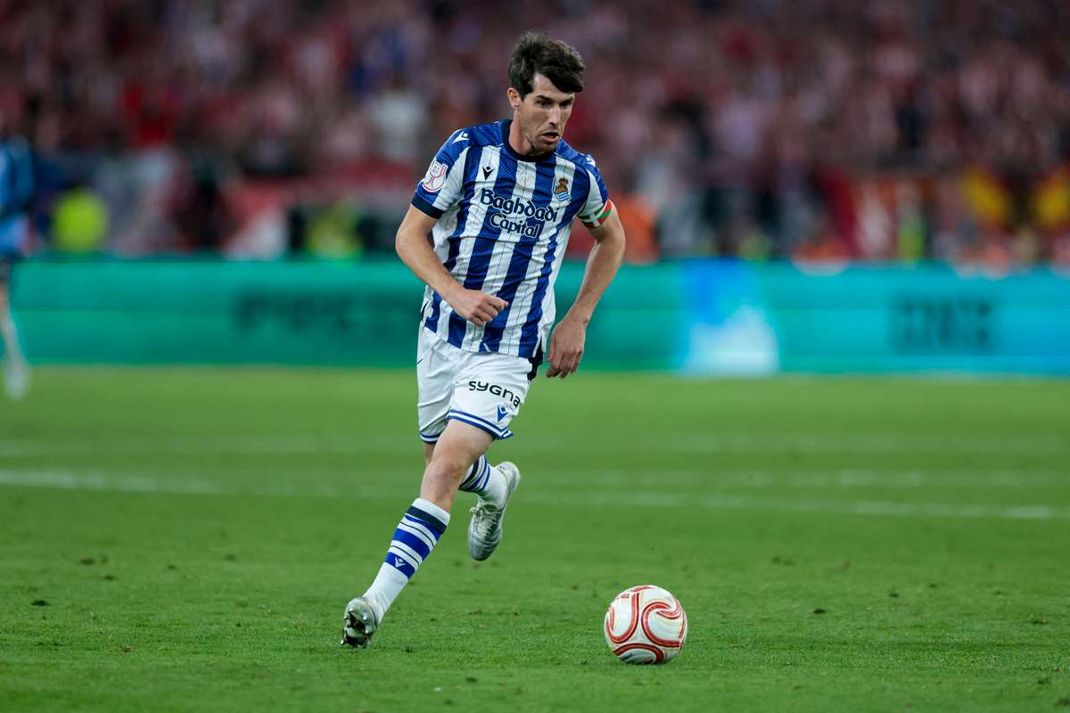 La Real Sociedad rendirá homenaje a Elustondo en su despedida de Anoeta