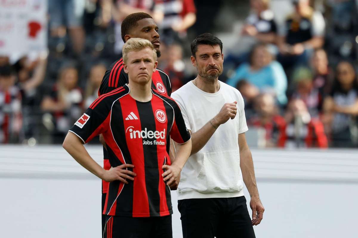 Disziplinarmaßnahme: Frankfurt Trainer Riera bestätigt Geldstrafe gegen Burkardt