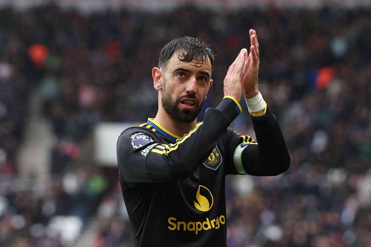 Elenco do Manchester United vota Bruno Fernandes como melhor jogador da temporada