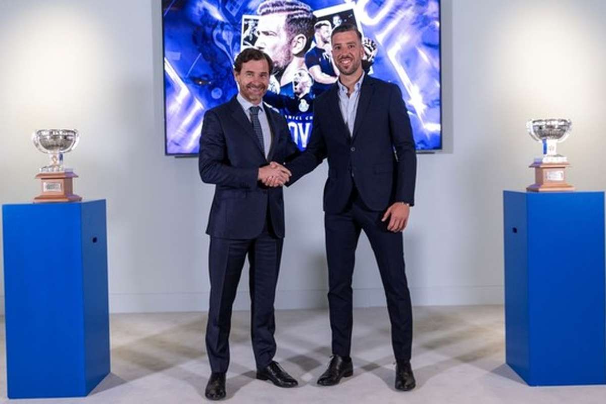 Equipa Feminina do FC Porto Prolonga Contrato com Daniel Chaves Após Promoção à Elite