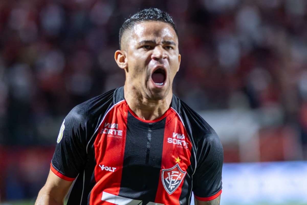 De dispensado no São Paulo ao algoz do Flamengo: Erick tem um ano fantástico no Vitória