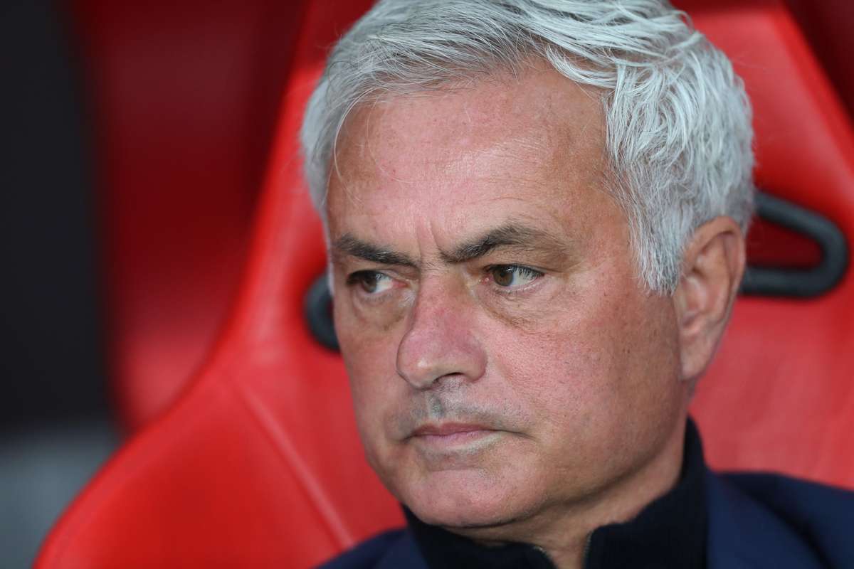 Mourinho admite oferta de extensão contratual do Benfica e desmente qualquer abordagem do Real Madrid