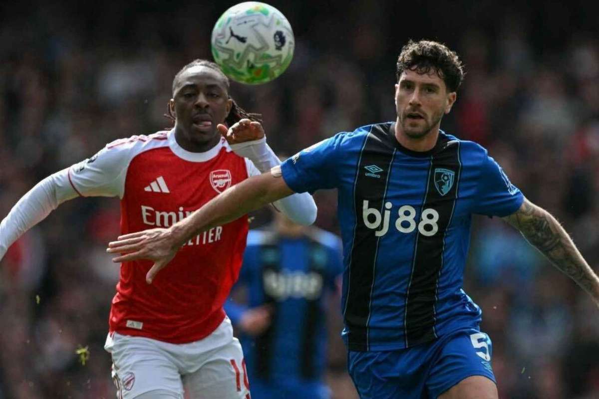 Senesi encerra ciclo no Bournemouth para reforçar o Tottenham pensando na Copa