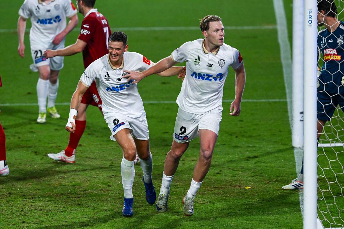 Auckland smash Reds to reach maiden A-League Grand Final