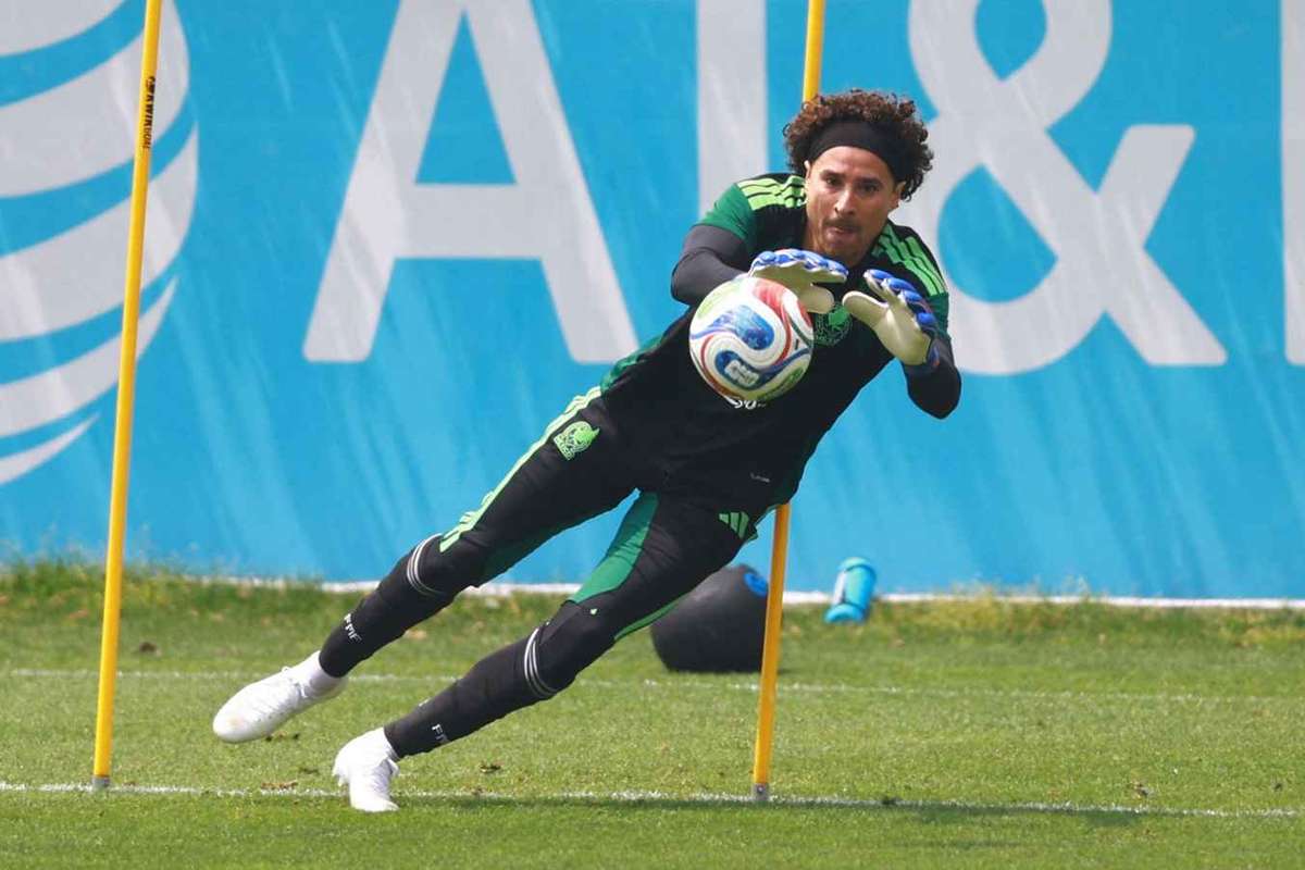 Goleiro mexicano Ochoa sabe que precisa fazer por onde para estar em sua 6ª Copa