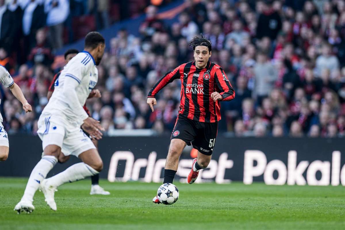 Turkish international winger Aral Simsir wins Player of the Year award in Danish Superliga