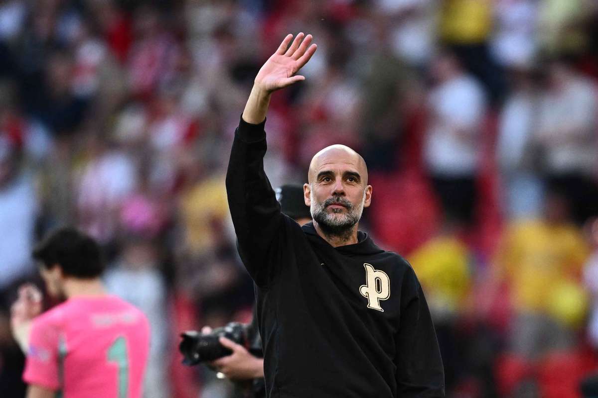 Pep Guardiola rebate especulações sobre saída do Manchester City