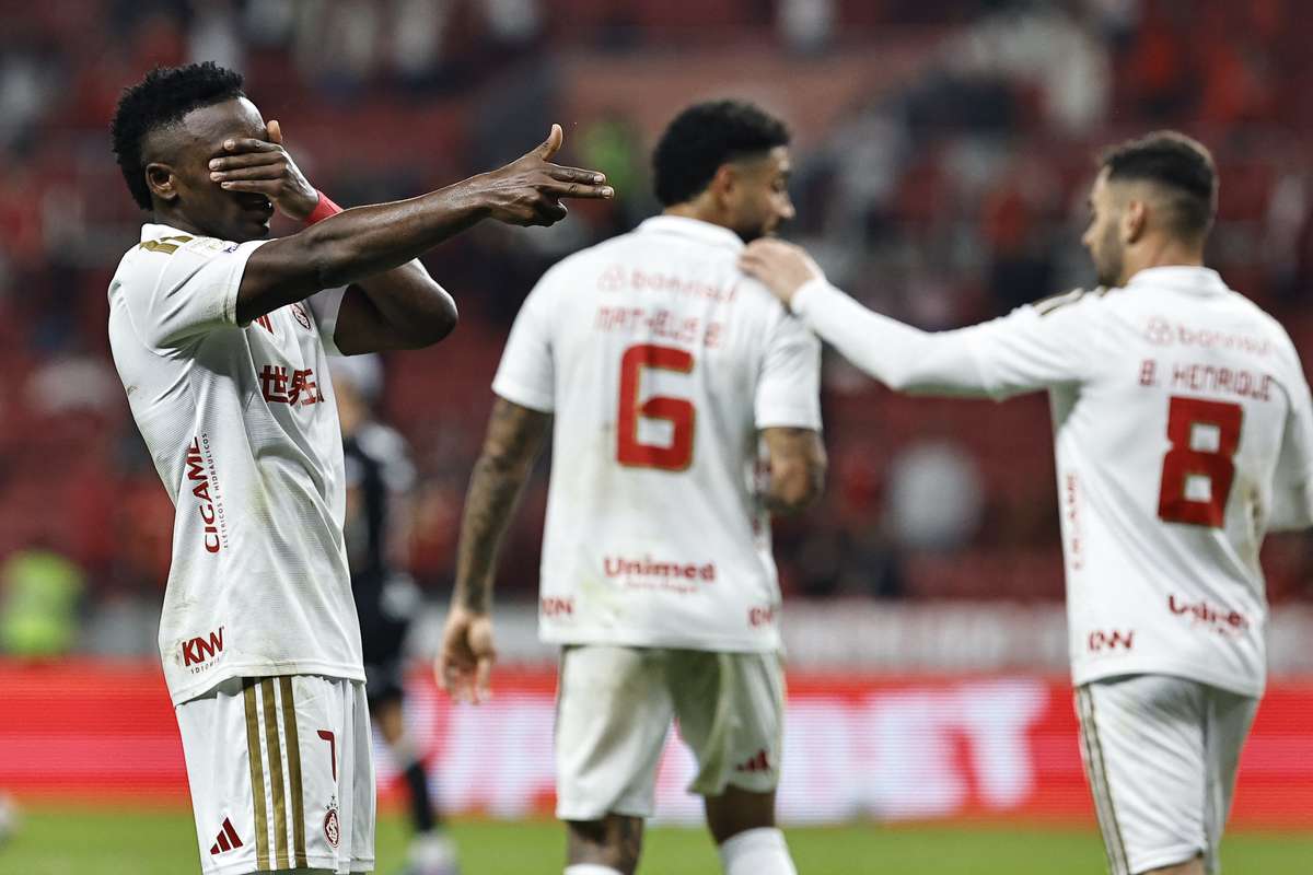 Internacional golea o Vasco no Beira Rio e prolonga serie de sete jogos sem perder na temporada