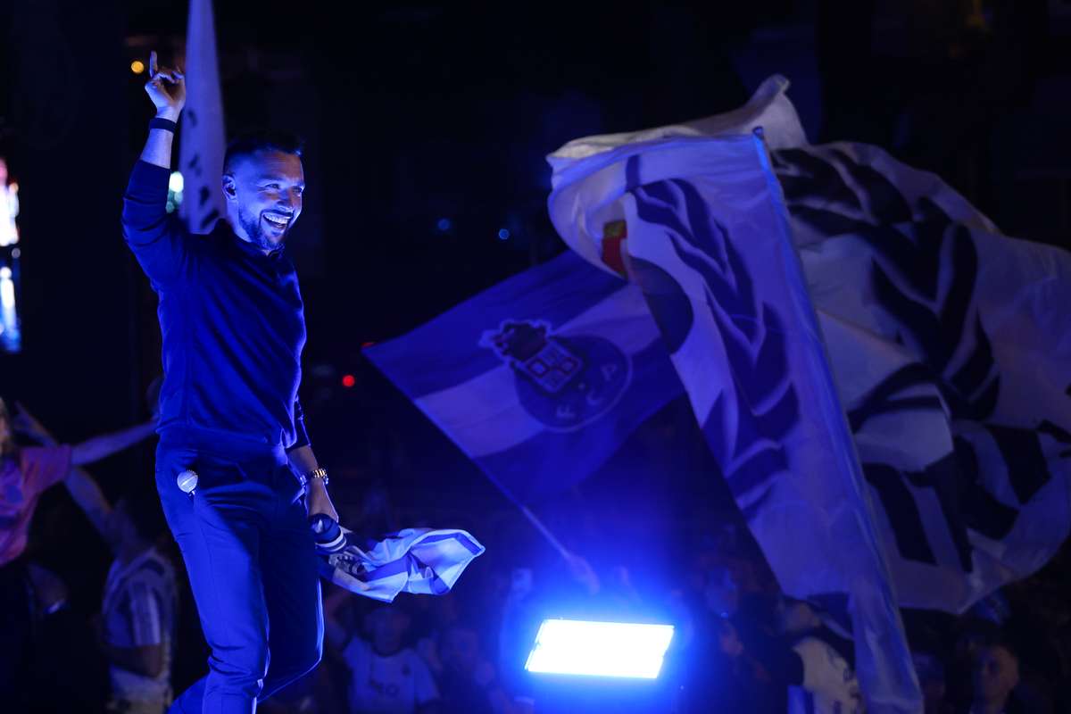 FC Porto campeão Farioli louva o nível e compromisso do plantel