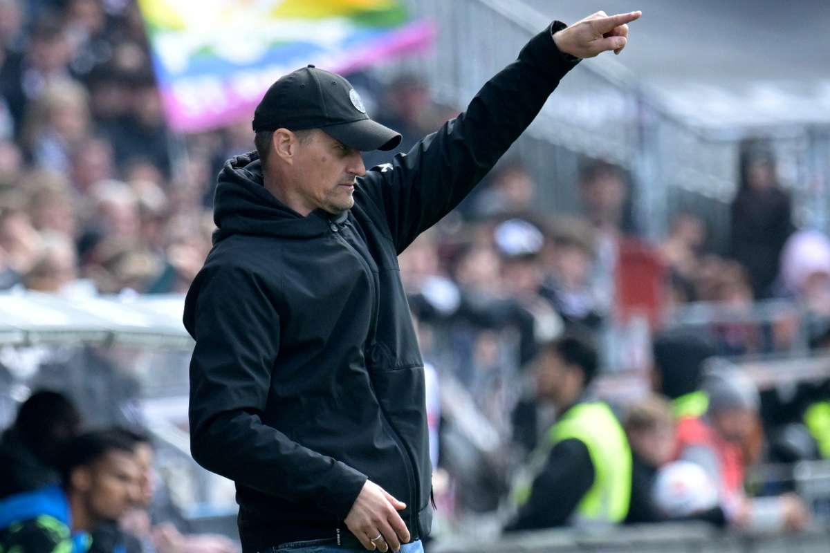 Blessin lasst Zukunft offen. St. Pauli nach Abstieg vor Umbruch