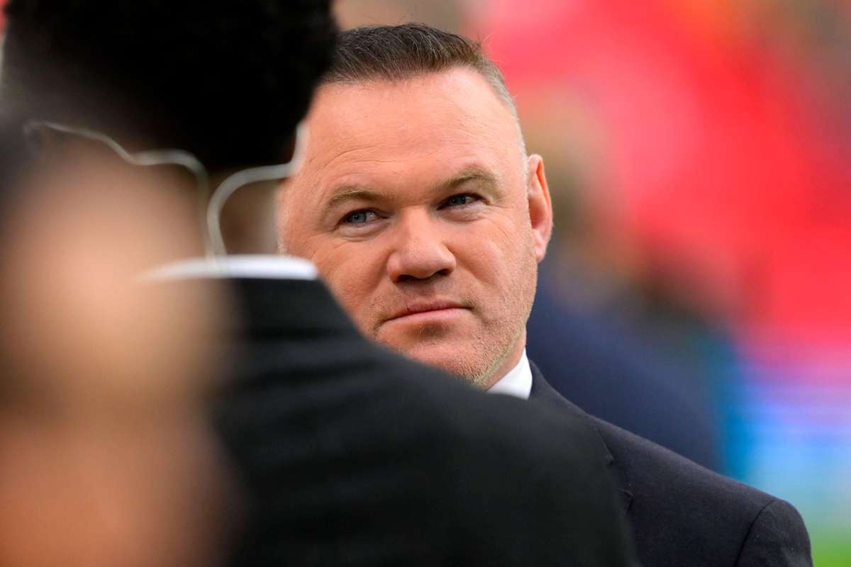 Wayne Rooney verletzt sich bei TV Dreh und droht eine Operation