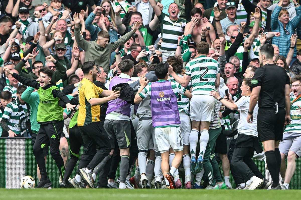 Körperliche und verbale Attacken Platzsturm nach Meistertitel von Celtic Glasgow