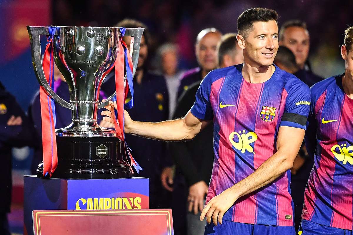 Robert Lewandowski no Barcelona: Quatro anos sete trofeus e media de 0,62 golos por jogo