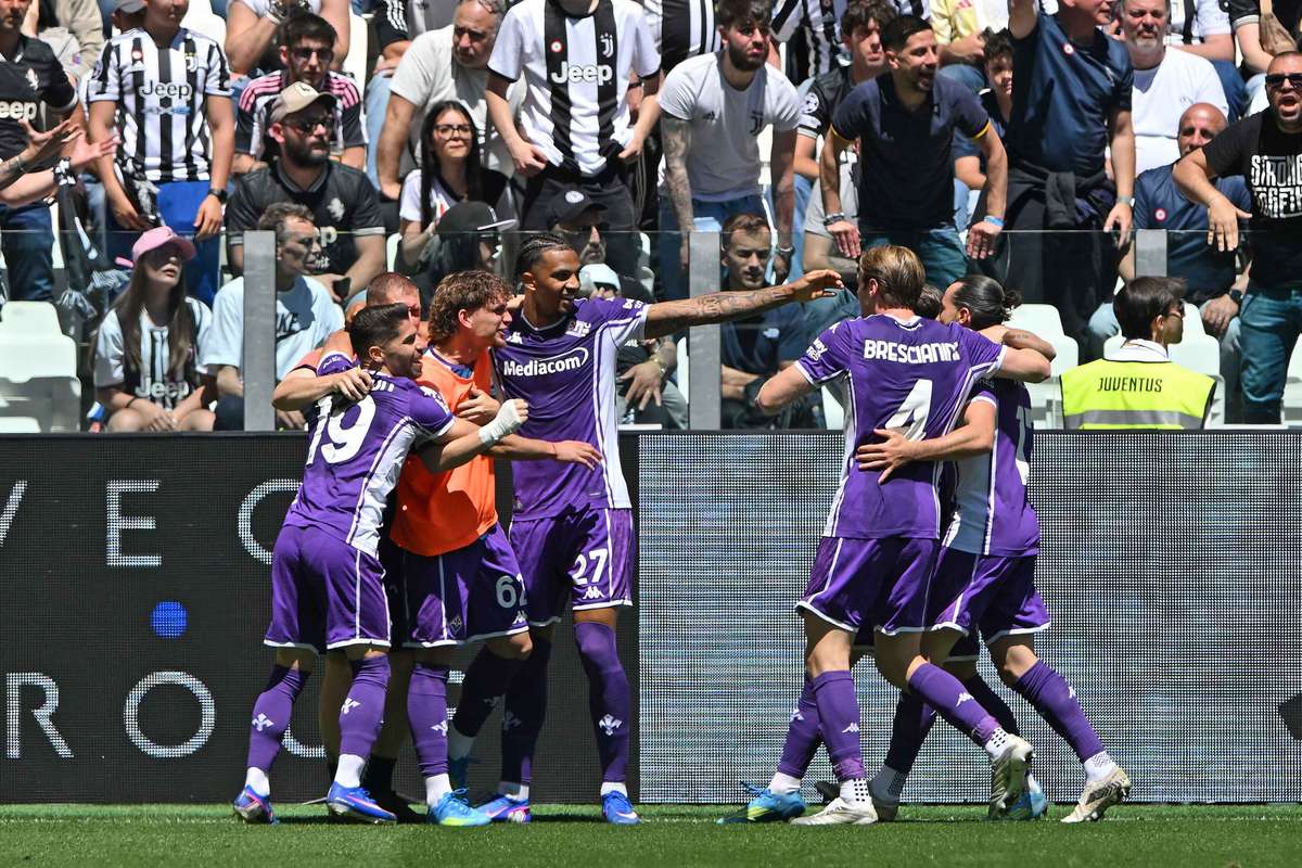 Nadeje Juventusu na prvni ctverku naruseny prekvapivou prohrou s rozohrenou Fiorentinou