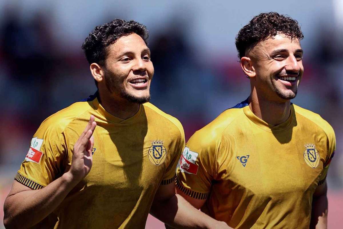 Liga 2 Oliveirense sofre goleada com Felgueiras na despedida um para cinco