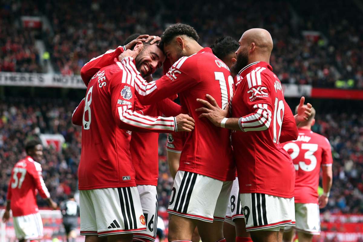 Manchester United sichert Platz drei Bruno Fernandes gleicht Rekord an