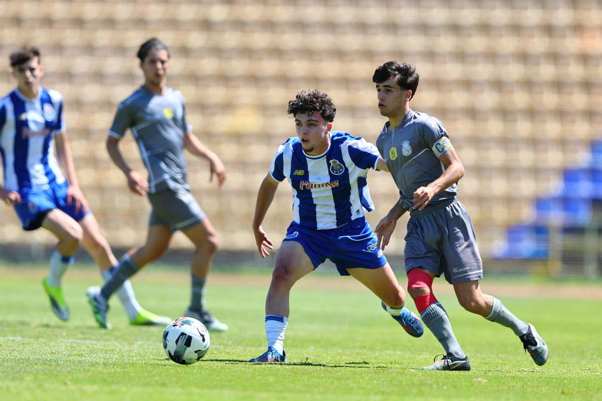 Juvenis Alverca vence FC Porto e evita festa azul e branca no Nacional 0 a 1