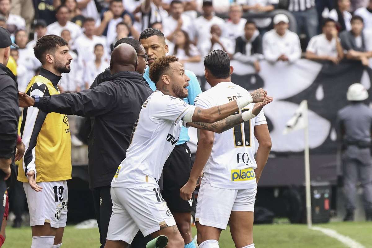 Neymar perde la calma per una sostituzione sbagliata in vista della rosa mondiale
