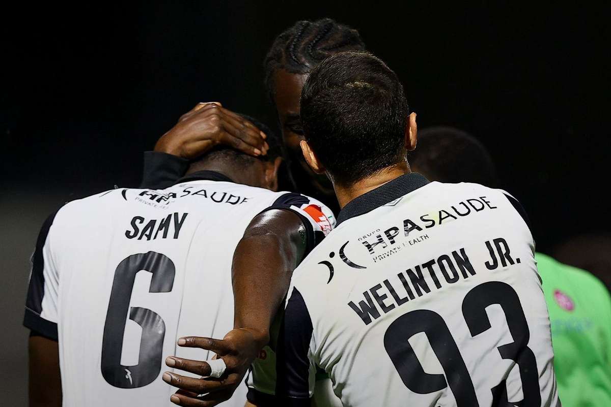 Liga 2: Portimonense safa-se e atira Farense para o play-off (1-0), Paços vence mas cai (2-1)