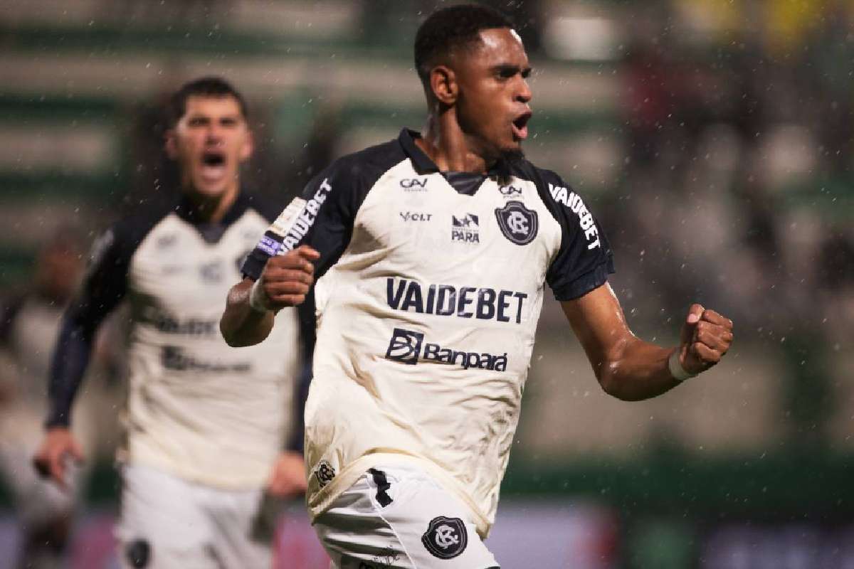 Remo anota nos momentos decisivos e supera Chapecoense em embate crucial do Brasileirão