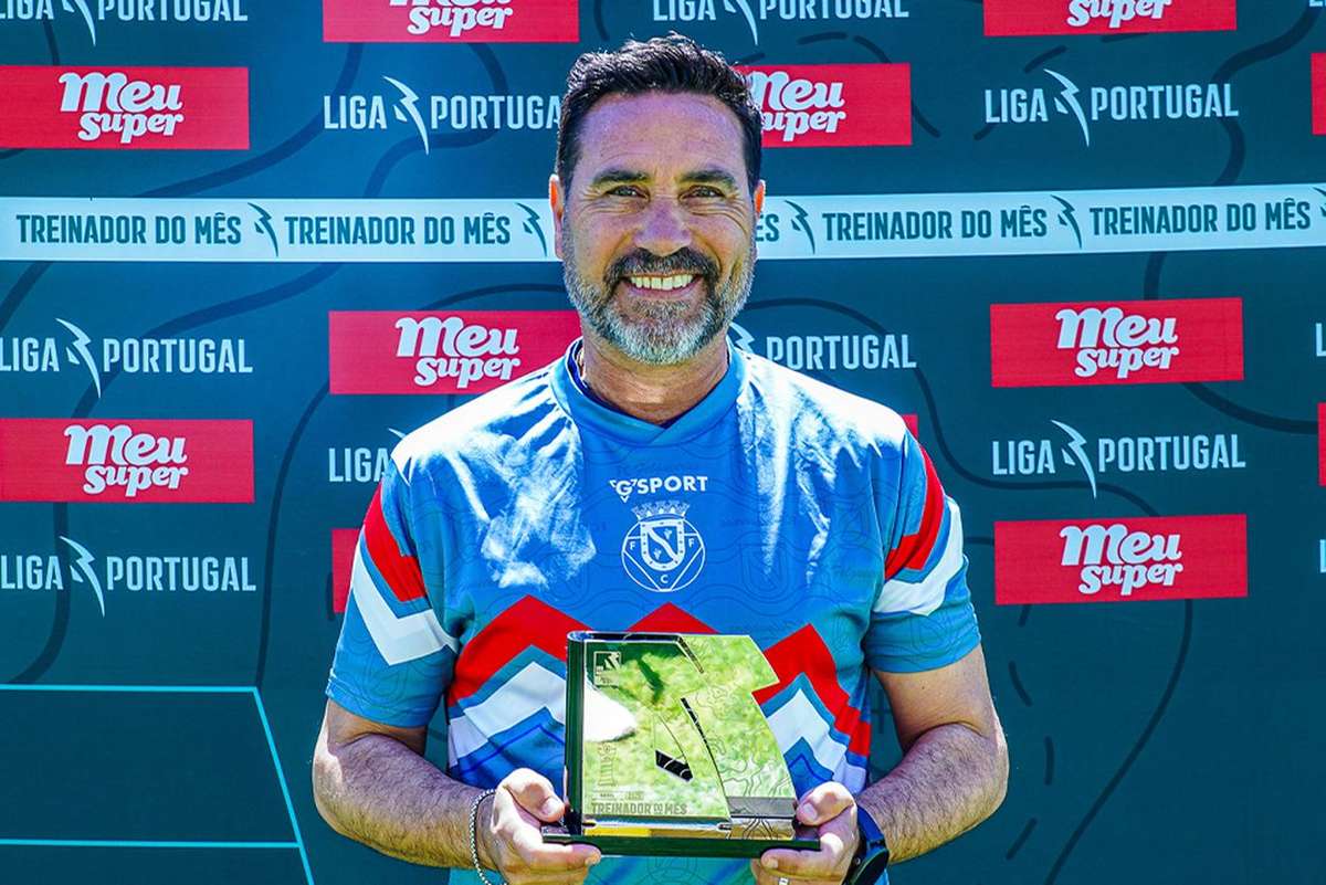 Rui Ferreira do Felgueiras foi escolhido como melhor treinador de abril na Liga 2