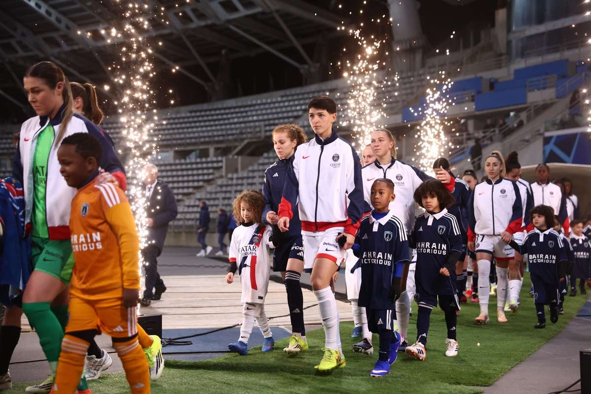 Feminino: Futebol profissional em França terá novo enquadramento laboral em 2026