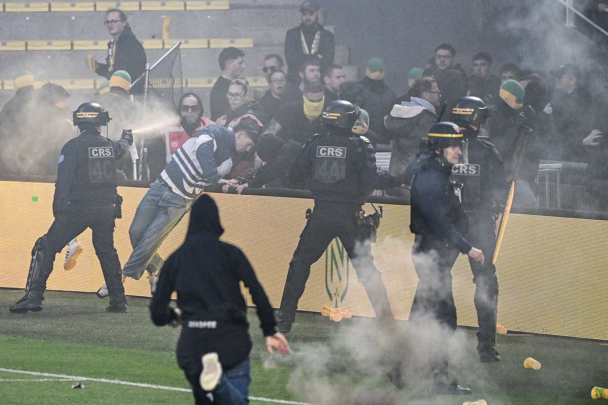 La LFP engage une instruction apres les debordements survenus a Nantes et convoque Nice