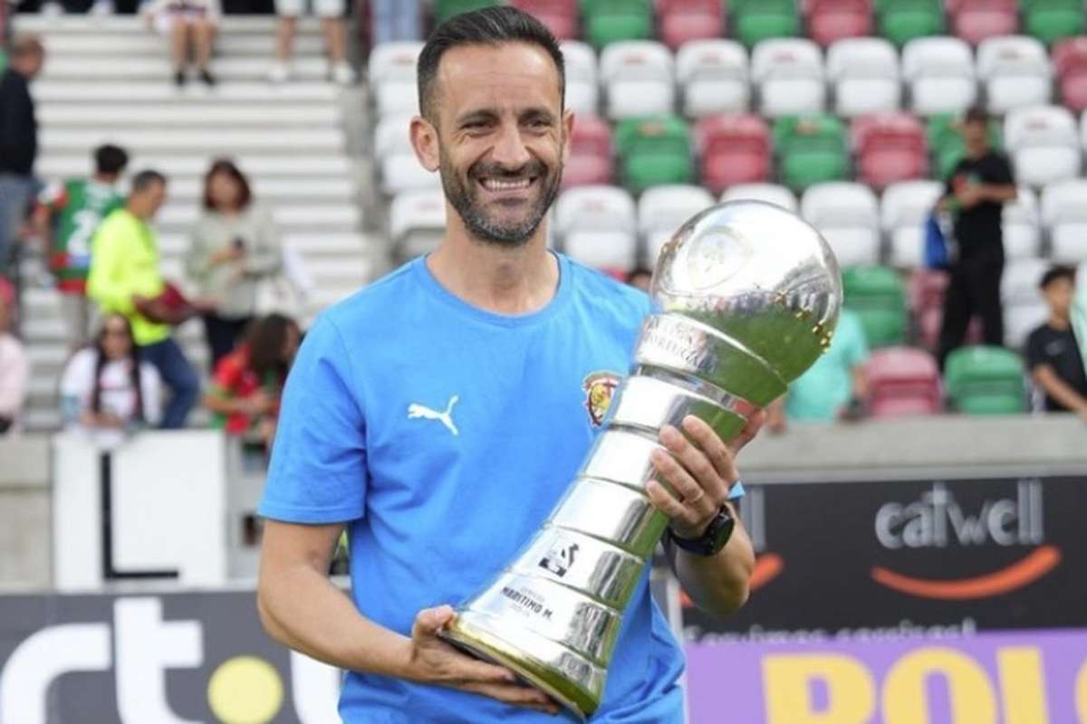 Oficial: Miguel Moita renuncia ao cargo de treinador principal do Marítimo depois de conquistar o título da Liga 2