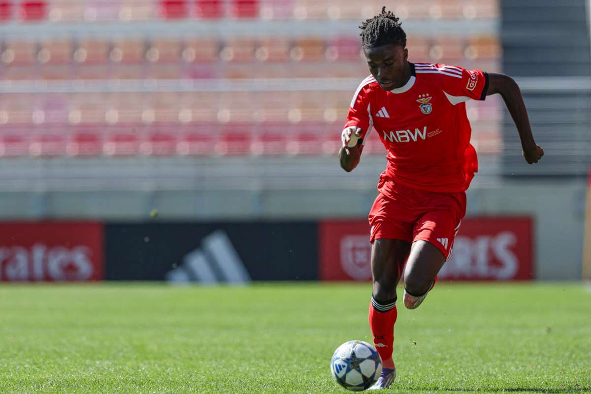 Extremo do Benfica convocado para a República da Irlanda