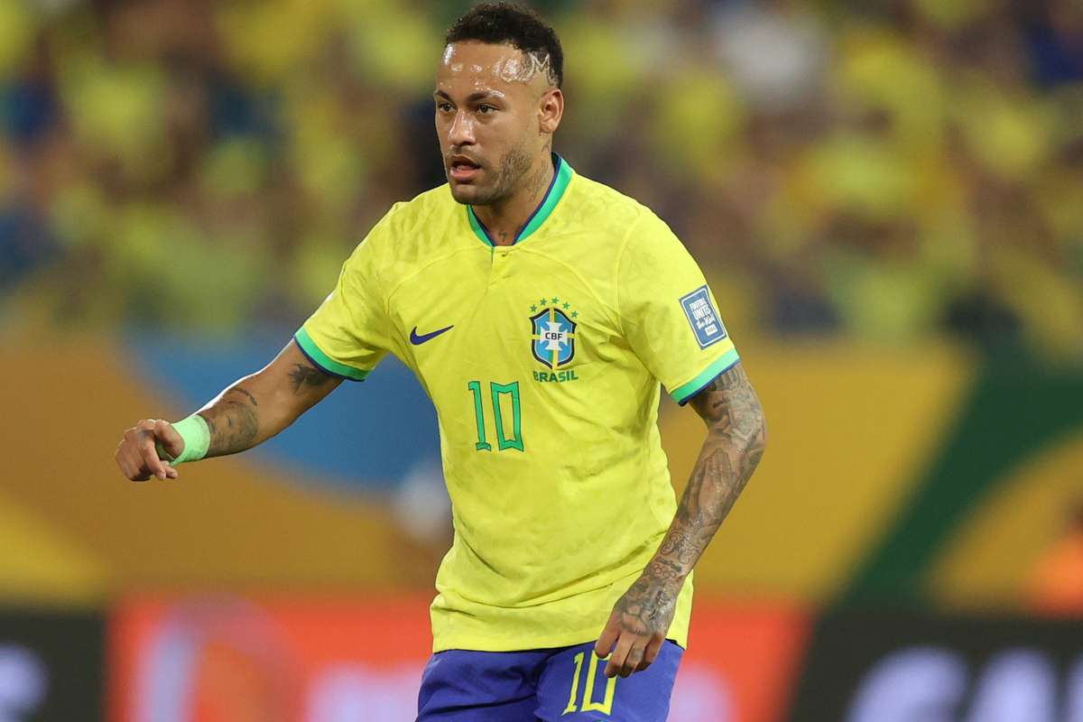 Neymar integra selecção exclusiva de jogadores com quatro Mundiais pelo Brasil