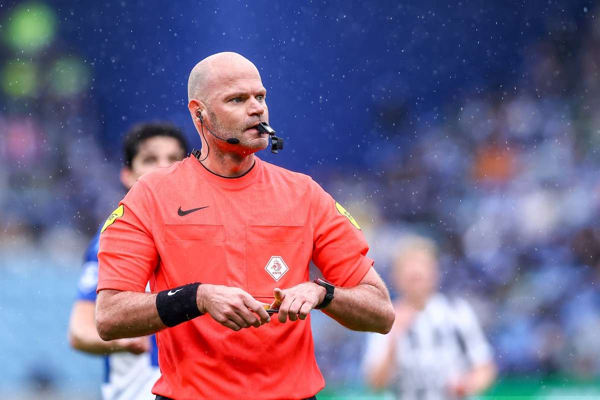 Anschuldigung sexueller Belästigung FIFA nimmt VAR Dieperink von WM Schiedsrichterliste
