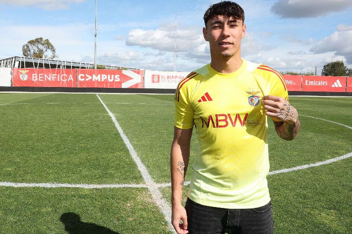 Oficial: Leonardo Lopes renova contrato com o Benfica