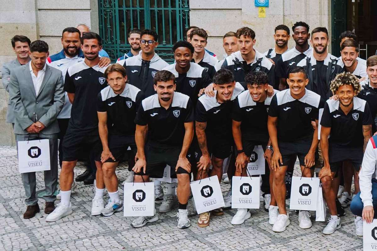 Académico de Viseu recebido em festa na Câmara Municipal