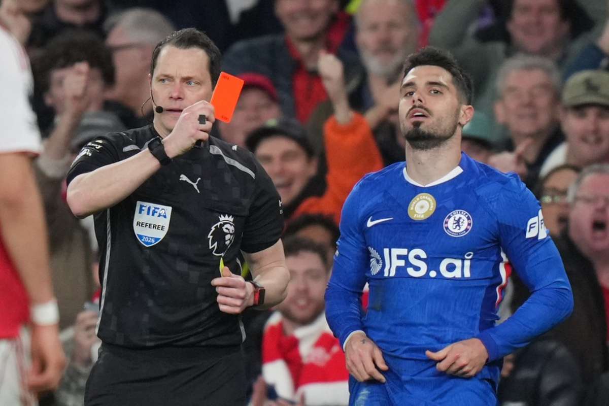 Chelsea perto de igualar o recorde histórico de expulsões na Premier League