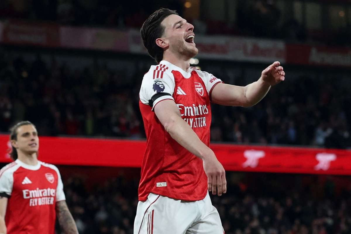 City segura empate frente ao Bournemouth e Arsenal torna se campeão da Premier League vinte e dois anos depois