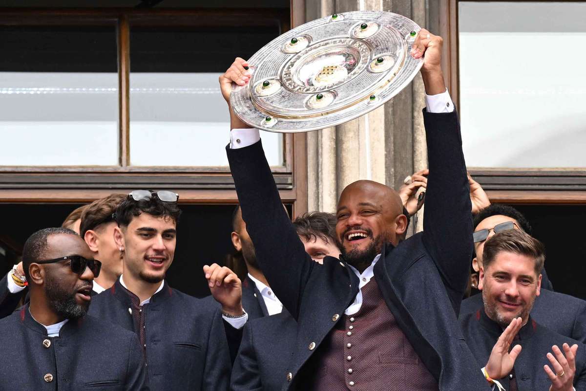 Unverkäuflich FCB Präsident Hainer möchte Kompany über viele Jahre halten