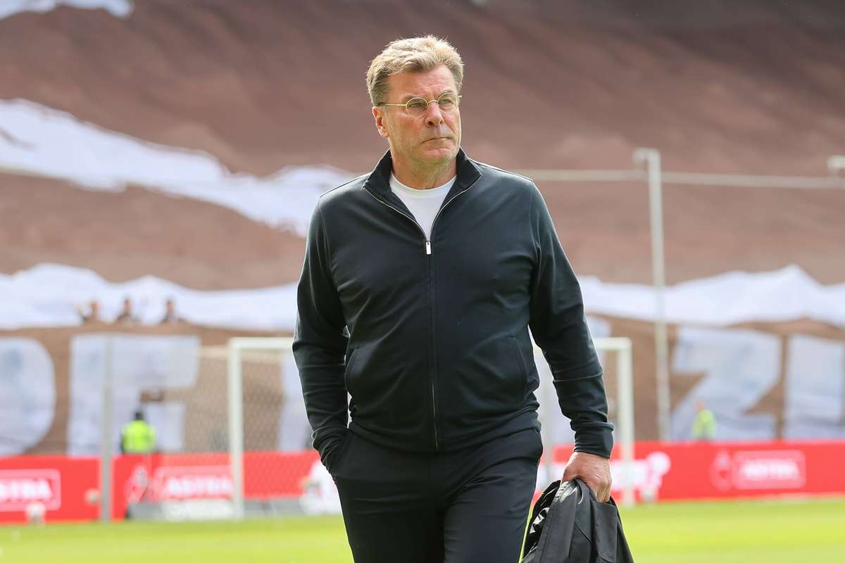 VfL Wolfsburg ringt um den Klassenerhalt. Paderborn hofft auf die Bundesliga