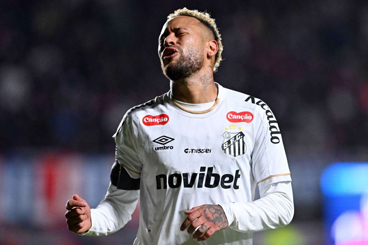 Edema de Neymar já preocupa a Seleção Brasileira