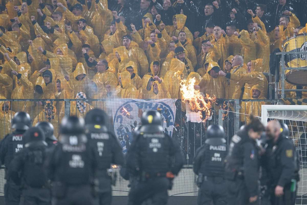 "Pyrotechnik als Waffe": DFB bestraft Hertha BSC und Dynamo Dresden hart