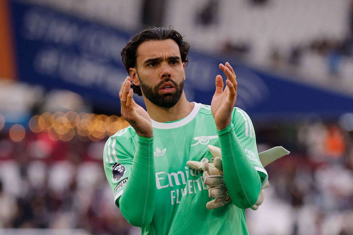 David Raya iguala lenda do Arsenal e vira rosto do título; relembre trajetória do goleiro